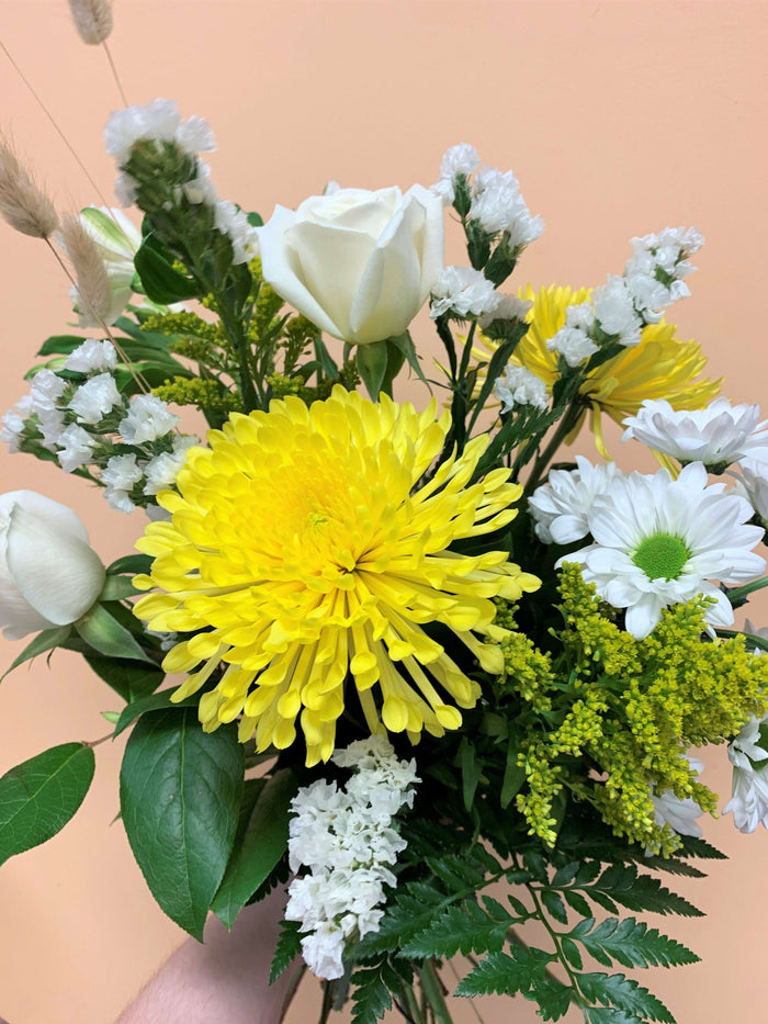 Pretty bouquet_Flower Arrangement_Floral Fixx_The Floral Fixx